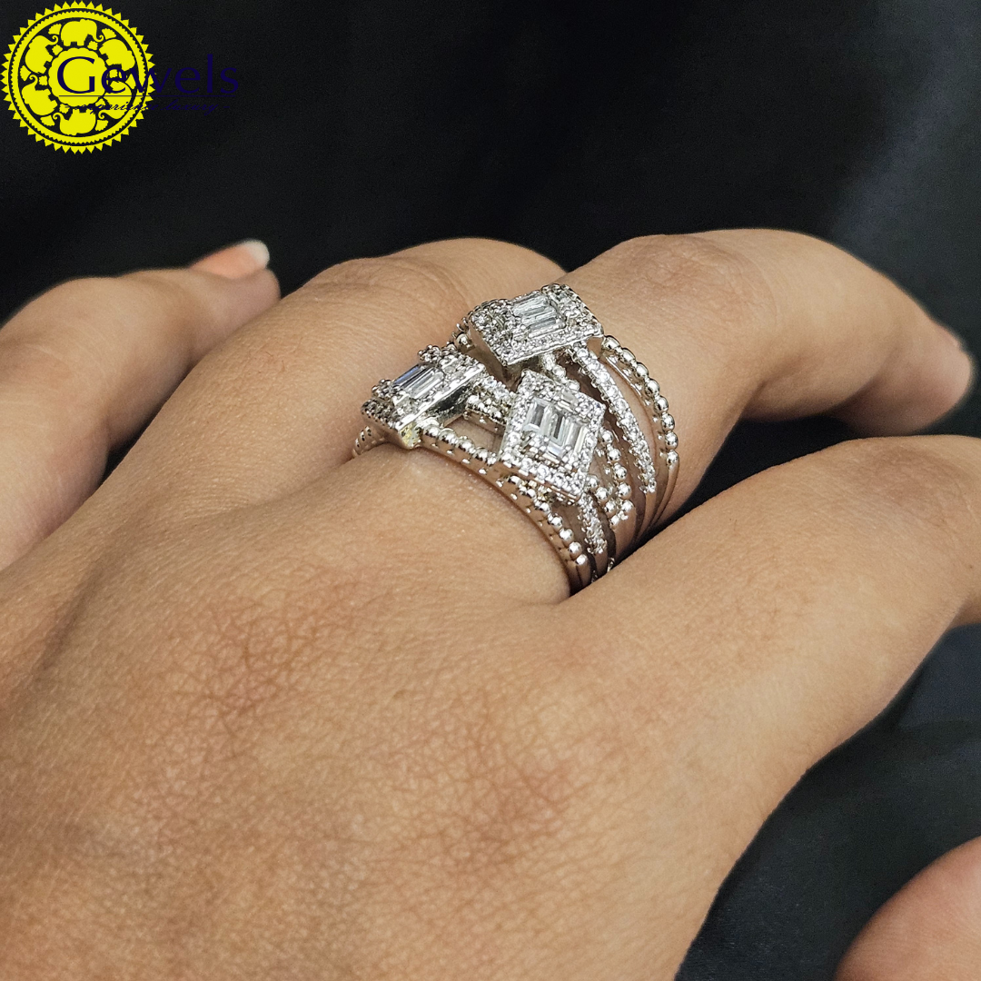Gewels Madhavi Ring