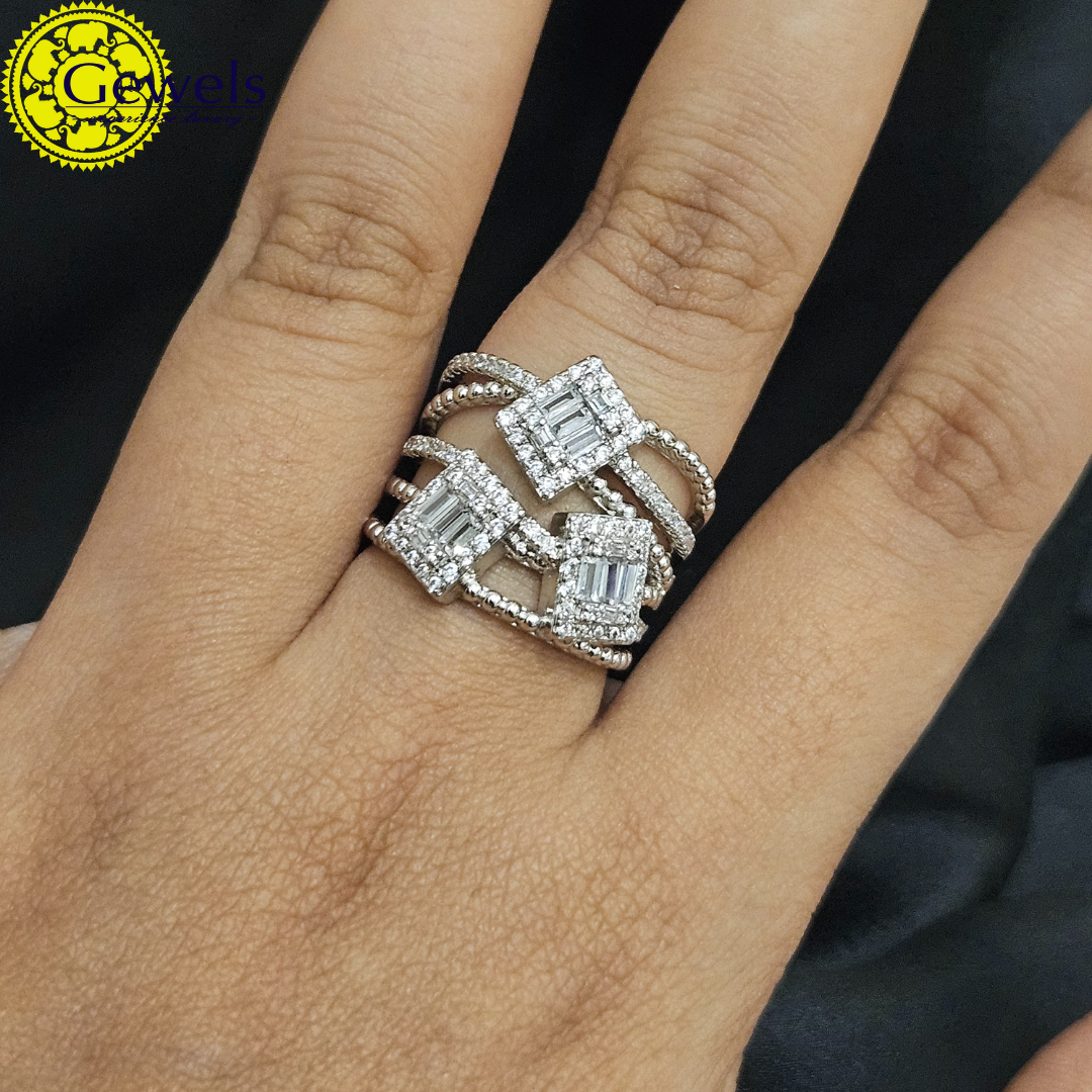 Gewels Madhavi Ring