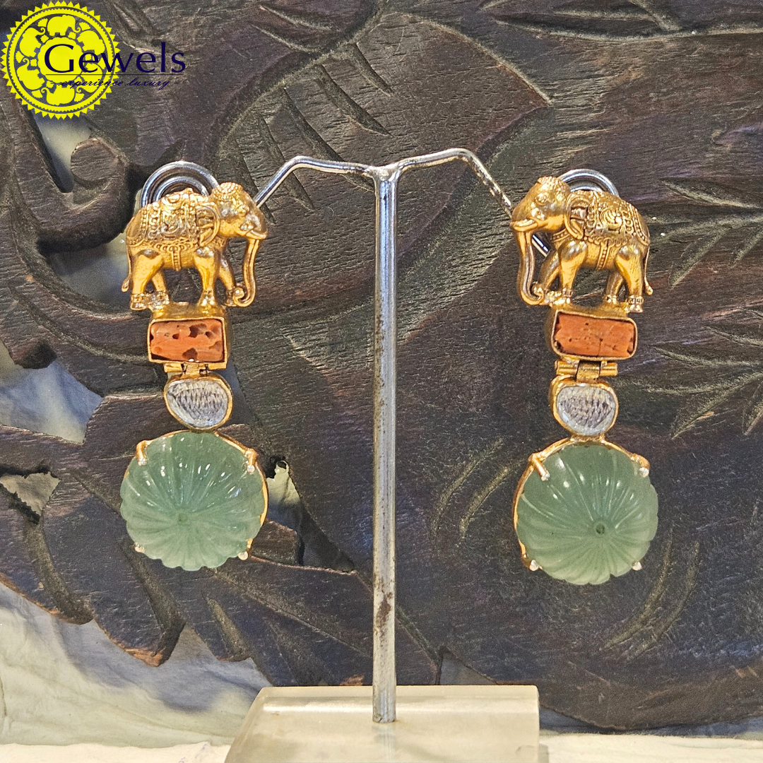 Gewels Kumbhi Panna Earrings