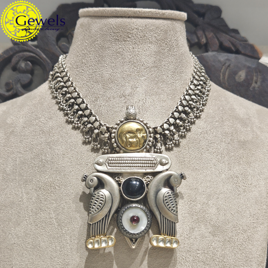 Gewels Unnah Gazar Necklace