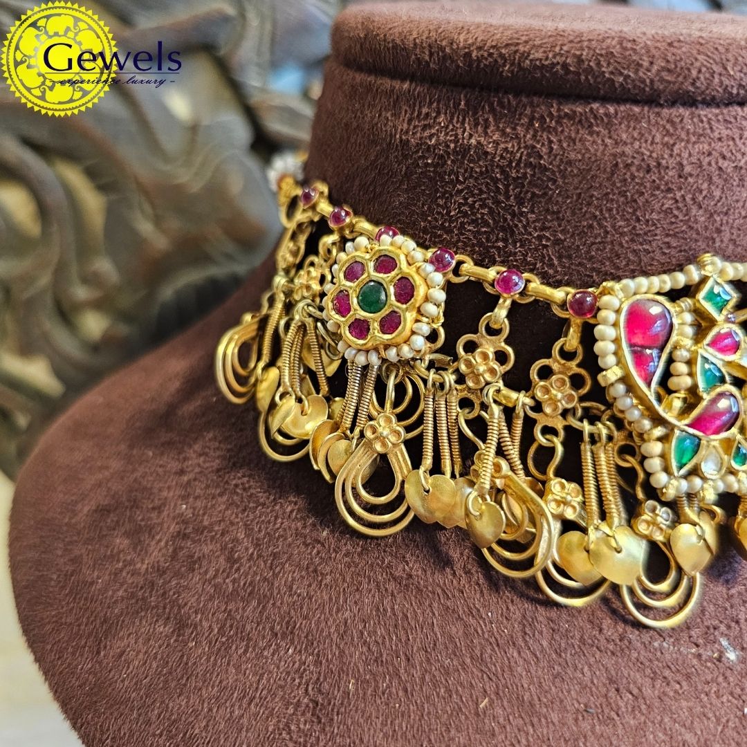 Gewels Dakshinaya  Aarti Choker