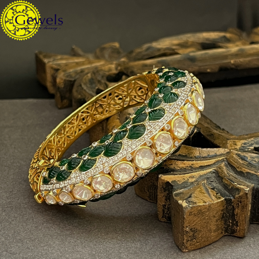 Gewels Ratnawali Kundan Bangle