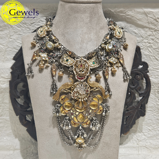 Gewels Swarn Vivas Necklace