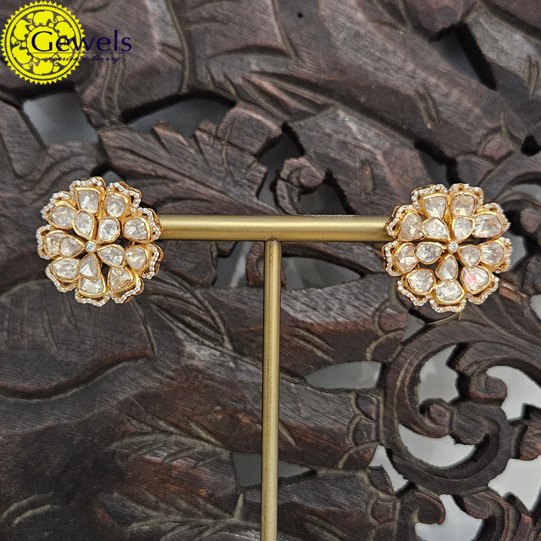 Gewels Pushpanjali Earrings