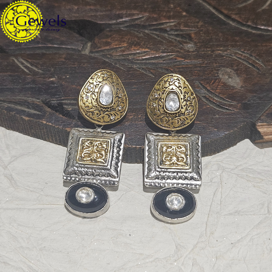 Gewels Pearl Savati  Earrings
