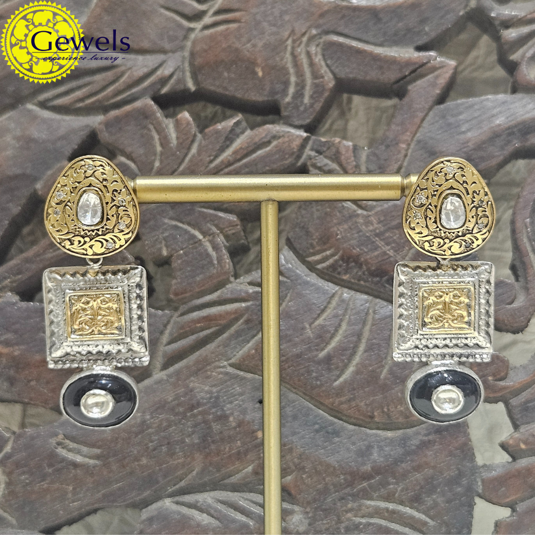 Gewels Pearl Savati  Earrings