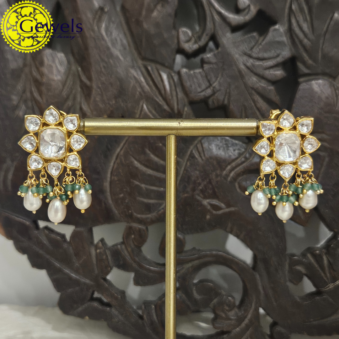 Gewels Darshi Villa Neck Set