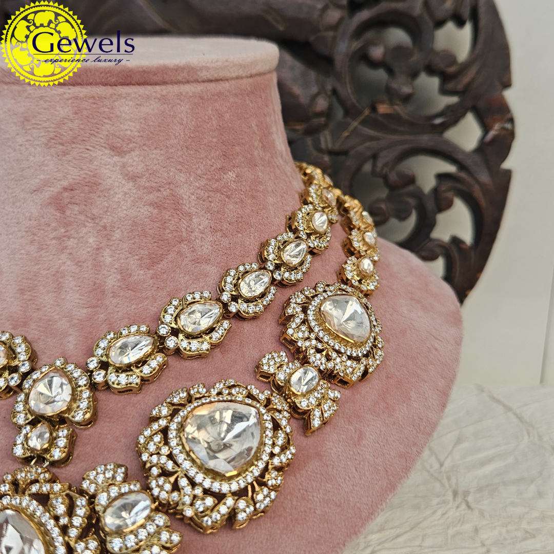 Gewels Dhivra Necklace Set