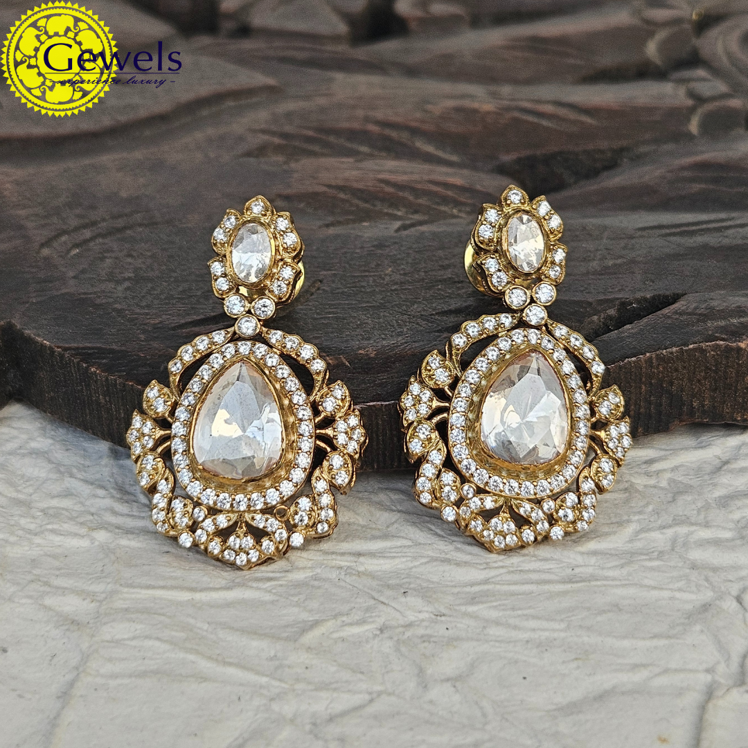 Gewels Dhivra Necklace Set